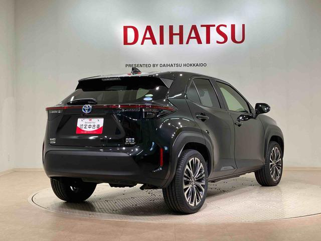 ヤリスクロスハイブリッドＺ４ＷＤ　アルミホイール　シートヒーター　衝突防止システム　ＬＥＤヘッドランプ　スマートキー　記録簿　禁煙車　ワンオーナー　エアバッグ　エアコン　パワーステアリング　パワーウィンドウ　ＡＢＳ（北海道）の中古車