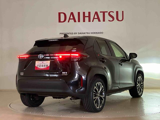 ヤリスクロスハイブリッドＺ４ＷＤ　アルミホイール　シートヒーター　衝突防止システム　ＬＥＤヘッドランプ　スマートキー　記録簿　禁煙車　ワンオーナー　エアバッグ　エアコン　パワーステアリング　パワーウィンドウ　ＡＢＳ（北海道）の中古車