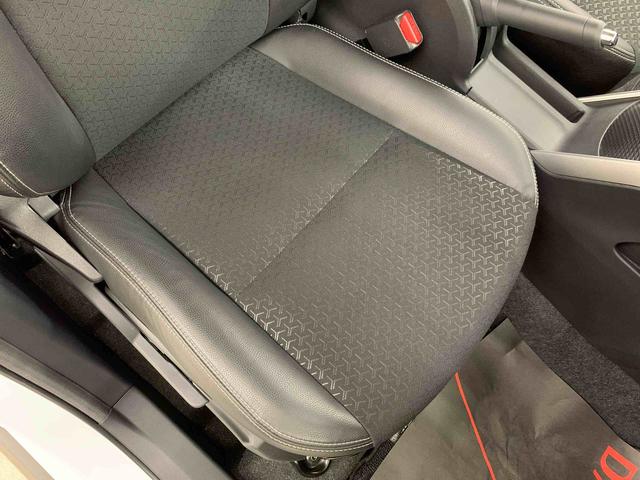 ロッキープレミアム 4WDLEDヘッドライト・オートライト・オートマチックハイビーム・ナビ・ドライブレコーダー・ETC・プッシュスタートボタン・アイドリングストップ・シートヒーター・スマートアシスト(群馬県)の中古車