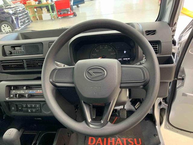 ハイゼットトラックスタンダード 農用スペシャル 4WD5速MT・オートライト・オートマチックハイビーム・AMFMラジオ・マニュアルエアコン・キーレスエントリー・アイドリングストップ・スマートアシスト(群馬県)の中古車