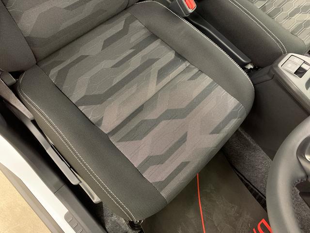 タフトG ダーククロムベンチャー 2WDLEDヘッドライト・オートライト・オートマチックハイビーム・プッシュスタートボタン・アイドリングストップ・シートヒーター・オートエアコン・電動パーキングブレーキ・スマートアシスト(群馬県)の中古車