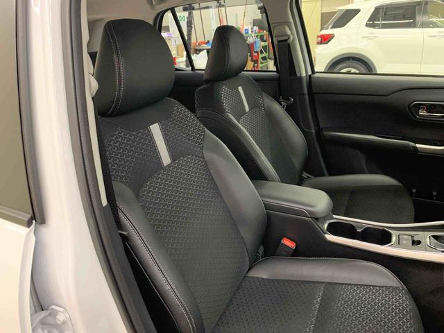 ロッキープレミアムＧ　ＨＥＶ　２ＷＤＬＥＤヘッドライト・オートライト・オートマチックハイビーム・プッシュスタートボタン・アイドリングストップ・オートエアコン・シートヒーター・電動パーキングブレーキ・スマートアシスト（群馬県）の中古車