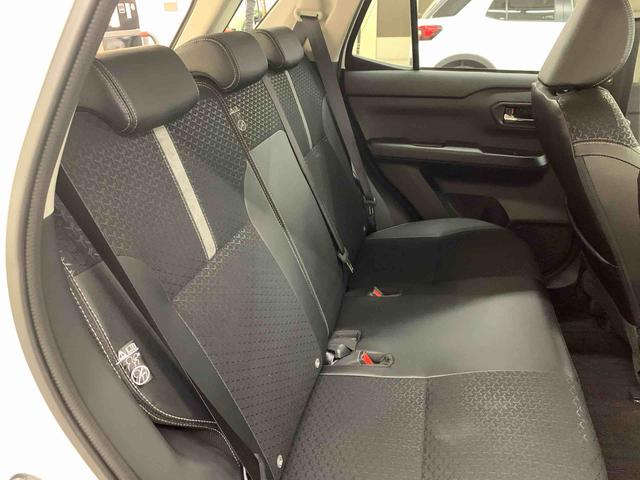 ロッキープレミアムＧ　ＨＥＶ　２ＷＤＬＥＤヘッドライト・オートライト・オートマチックハイビーム・プッシュスタートボタン・アイドリングストップ・オートエアコン・シートヒーター・電動パーキングブレーキ・スマートアシスト（群馬県）の中古車