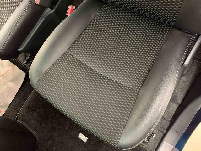 トールカスタムＧ　２ＷＤ両側電動スライドドア・ナビ・ドライブレコーダー・バックカメラ・ＬＥＤヘッドライト・オートライト・オートマチックハイビーム・オートエアコン・シートヒーター・電動パーキングブレーキ・スマートアシスト（群馬県）の中古車