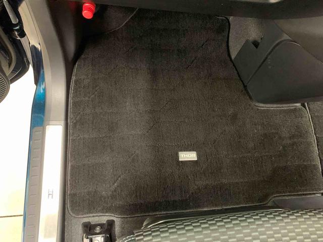 トールカスタムＧ　２ＷＤ両側電動スライドドア・ナビ・ドライブレコーダー・バックカメラ・ＬＥＤヘッドライト・オートライト・オートマチックハイビーム・オートエアコン・シートヒーター・電動パーキングブレーキ・スマートアシスト（群馬県）の中古車