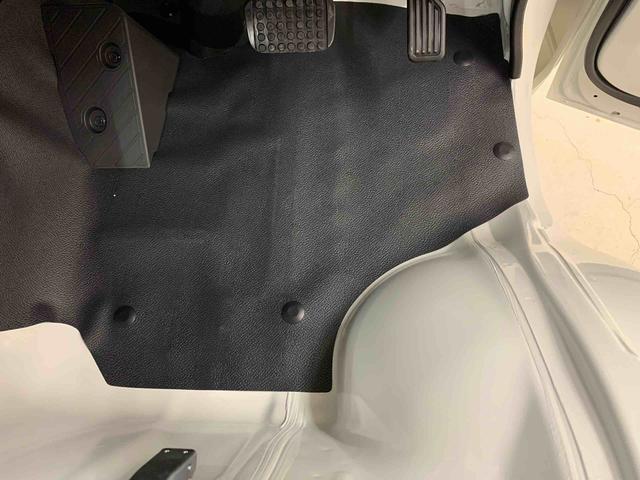 ハイゼットトラックスタンダード 4WDオートライト・オートマチックハイビーム・AMFMラジオ・マニュアルエアコン・キーレスエントリー・アイドリングストップ・スマートアシスト(群馬県)の中古車