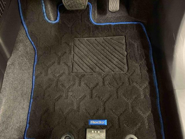 ロッキープレミアムＧ　ＨＥＶ　２ＷＤ元当社試乗車　純正９インチスマホ連携ディスプレーオーディオ　パノラマモニター　純正ＥＴＣ　純正ドラレコ前後　電動パーキングブレーキ　純正エンジンスターター　オートライト　スマートアシスト（群馬県）の中古車