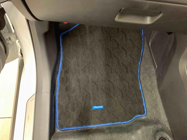 ロッキープレミアムＧ　ＨＥＶ　２ＷＤ元当社試乗車　純正９インチスマホ連携ディスプレーオーディオ　パノラマモニター　純正ＥＴＣ　純正ドラレコ前後　電動パーキングブレーキ　純正エンジンスターター　オートライト　スマートアシスト（群馬県）の中古車