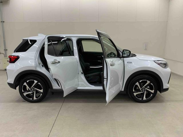 ロッキープレミアムＧ　ＨＥＶ　２ＷＤ元当社試乗車　純正９インチスマホ連携ディスプレーオーディオ　パノラマモニター　純正ＥＴＣ　純正ドラレコ前後　電動パーキングブレーキ　純正エンジンスターター　オートライト　スマートアシスト（群馬県）の中古車