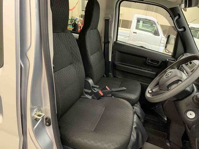 ハイゼットカーゴＤＸ　２ＷＤ両側スライドドア・オートライト・オートマチックハイビーム・ＡＭＦＭラジオ・キーレスエントリー・アイドリングストップ・スマートアシスト・マニュアルエアコン・水平格納式リヤシート（群馬県）の中古車