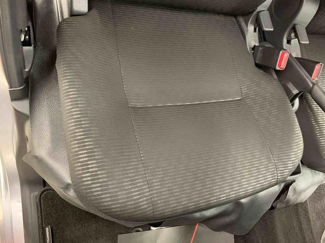 ハイゼットカーゴＤＸ　２ＷＤ両側スライドドア・オートライト・オートマチックハイビーム・ＡＭＦＭラジオ・キーレスエントリー・アイドリングストップ・スマートアシスト・マニュアルエアコン・水平格納式リヤシート（群馬県）の中古車