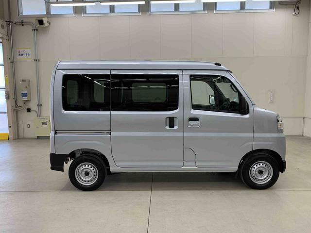 ハイゼットカーゴＤＸ　４ＷＤオートライト・オートマチックハイビーム・キーレスエントリー・アイドリングストップ・マニュアルエアコン・水平格納式リヤシート・スマートアシスト（群馬県）の中古車