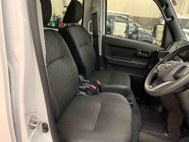 ハイゼットカーゴクルーズ　４ＷＤディスプレイオーディオ・オートライト・オートマチックハイビーム・プッシュスタートボタン・アイドリングストップ・マニュアルエアコン・スマートアシスト（群馬県）の中古車