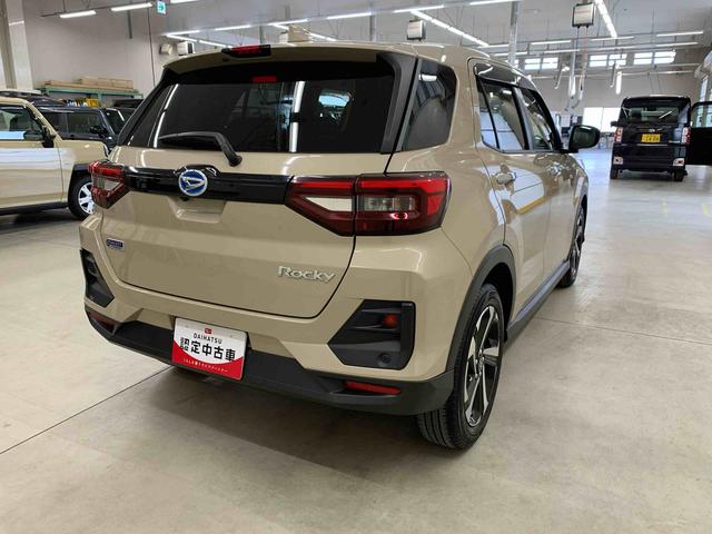 ロッキープレミアムＧ　ＨＥＶ　２ＷＤＬＥＤヘッドライト・ディスプレイオーディオ・オートライト・オートマチックハイビーム・プッシュスタートボタン・オートエアコン・シートヒーター・電動パーキングブレーキ・スマートアシスト（群馬県）の中古車