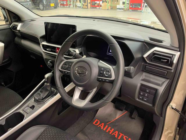 ロッキープレミアムＧ　ＨＥＶ　２ＷＤＬＥＤヘッドライト・ディスプレイオーディオ・オートライト・オートマチックハイビーム・プッシュスタートボタン・オートエアコン・シートヒーター・電動パーキングブレーキ・スマートアシスト（群馬県）の中古車