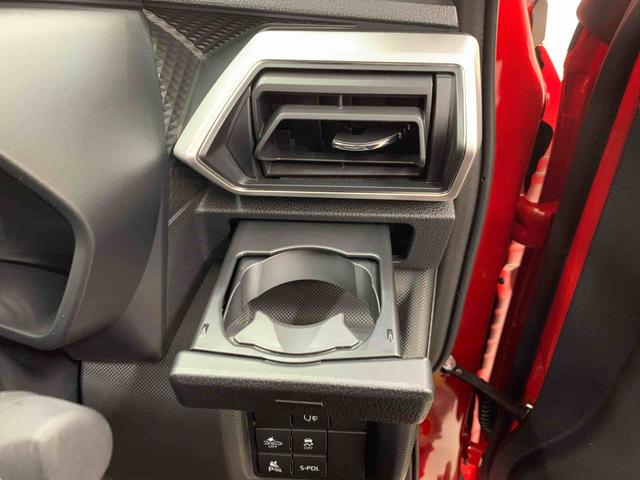ロッキープレミアムＧ　ＨＥＶ　２ＷＤ　走行５１４７キロキーフリー　プッシュボタンスタート　オートエアコン　運転席助手席シートヒーター　ＬＥＤヘッドライト　オートライト　電動パーキングブレーキ　スマートアシスト　電動格納式ドアミラー　バックカメラ（群馬県）の中古車