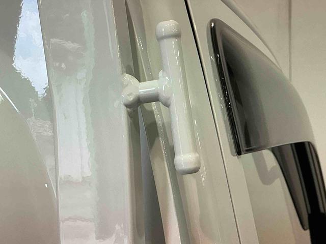 ハイゼットトラックスタンダードエコアイドル 盗難防止システム 運転席助手席エアバック 横滑り防止 エアコンパワステ パワステ 衝突安全ボディ 運転席エアバッグ オートハイビーム ABS オートライト(栃木県)の中古車
