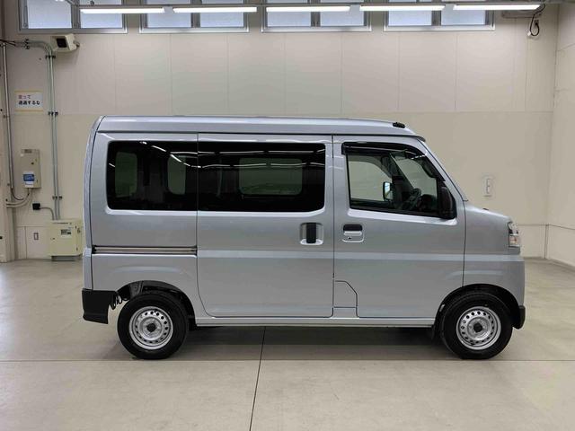 ハイゼットカーゴＤＸ　４ＷＤ両側スライドドア・オートライト・オートマチックハイビーム・ＡＭＦＭラジオ・キーレスエントリー・アイドリングストップ・マニュアルエアコン・水平格納式リヤシート・スマートアシスト（群馬県）の中古車