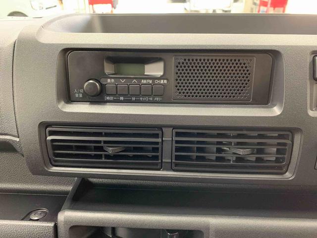 ハイゼットカーゴＤＸ　４ＷＤ両側スライドドア・オートライト・オートマチックハイビーム・ＡＭＦＭラジオ・キーレスエントリー・アイドリングストップ・マニュアルエアコン・水平格納式リヤシート・スマートアシスト（群馬県）の中古車