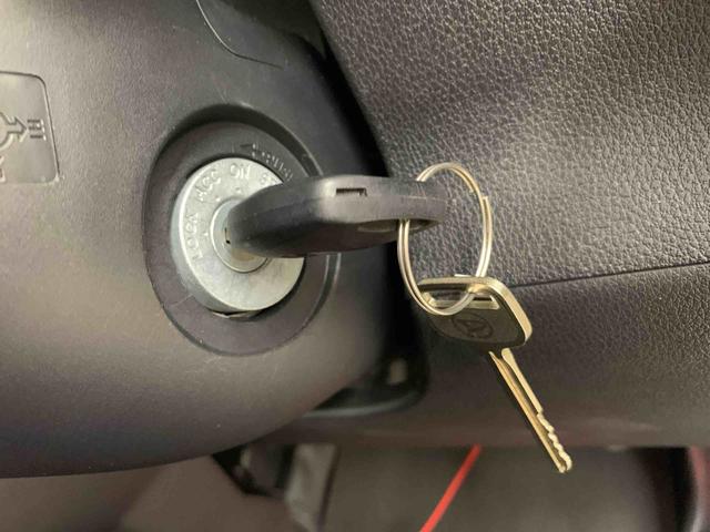 ハイゼットカーゴＤＸ　４ＷＤ両側スライドドア・オートライト・オートマチックハイビーム・ＡＭＦＭラジオ・キーレスエントリー・アイドリングストップ・マニュアルエアコン・水平格納式リヤシート・スマートアシスト（群馬県）の中古車