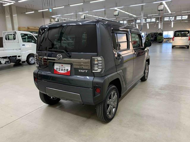タフトGターボ ダーククロムベンチャー 4WD 走行424キロLEDヘッドライト 運転席助手席シートヒーター ガラスルーフ オートライト プッシュボタンスタート バックカメラ アイドリングストップ オートエアコン スマートアシスト 電動格納式ドアミラー(群馬県)の中古車