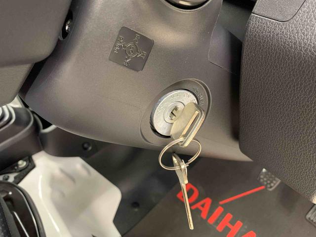 ハイゼットトラックスタンダード　農用スペシャル　４ＷＤ５速ＭＴ・オートライト・オートマチックハイビーム・キーレスエントリー・アイドリングストップ・マニュアルエアコン・スマートアシスト（群馬県）の中古車