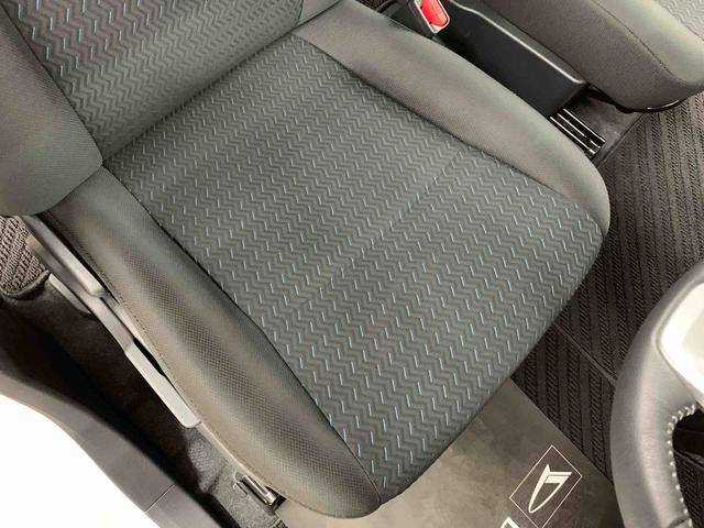 トールカスタムG 2WD 走行5743キロ ディスプレイオーディオキーフリー 9インチディスプレイオーディオ バックカメラ 両側電動スライドドア スマートアシスト プッシュボタンスタート LEDヘッドライト オートライト 電動格納式ドアミラー オートエアコン(群馬県)の中古車