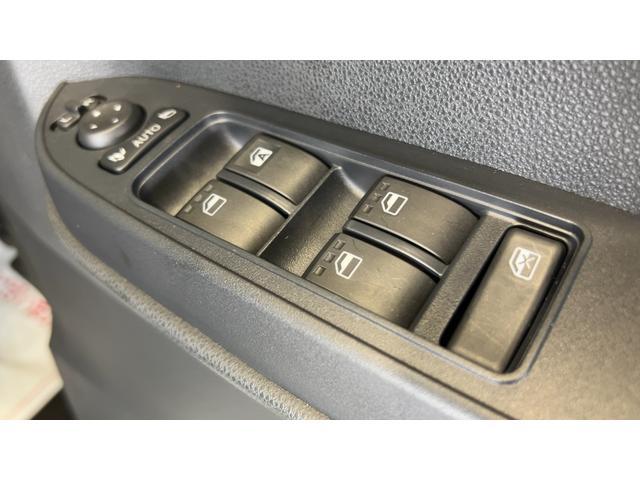 タントＸアイドリングストップ　ＬＥＤヘッドランプ　左側パワースライドドア　オートエアコン　シートヒーター　スマートキー　衝突被害軽減システム　横滑り防止機構（茨城県）の中古車