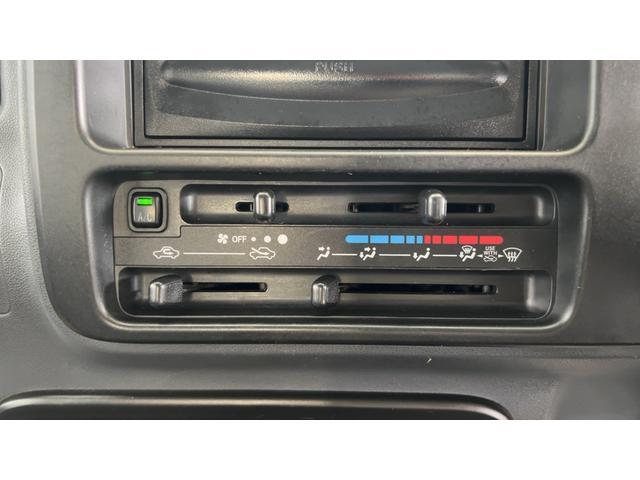 ハイゼットトラックエクストラ　４ＷＤ３速オートマ　ＣＤオーディオ　エアコン　パワステ　パワーウインドウ　工具箱　作業灯（茨城県）の中古車