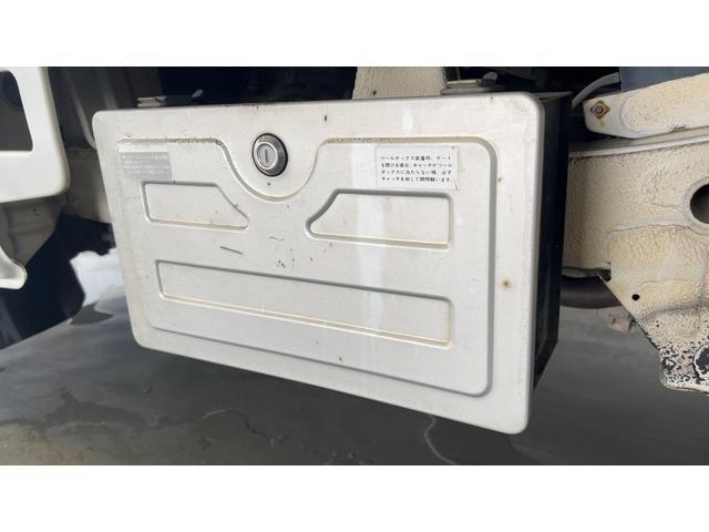 ハイゼットトラックエクストラ　４ＷＤ３速オートマ　ＣＤオーディオ　エアコン　パワステ　パワーウインドウ　工具箱　作業灯（茨城県）の中古車