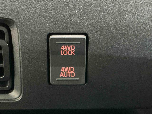 ハイゼットカーゴDX誤発進抑制機能 横滑防止装置 パーキングセンサー Iストップ Wエアバッグ レーンアシスト 盗難防止システム 切替4WD 運転席エアバッグ ABS スライドドア キ−レス(栃木県)の中古車