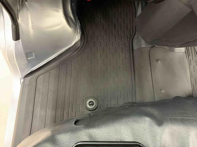 ハイゼットカーゴＤＸ　２ＷＤ両側スライドドア・オートライト・オートマチックハイビーム・ＡＭＦＭラジオ・キーレスエントリー・アイドリングストップ・マニュアルエアコン・スマートアシスト・水平格納式リヤシート（群馬県）の中古車