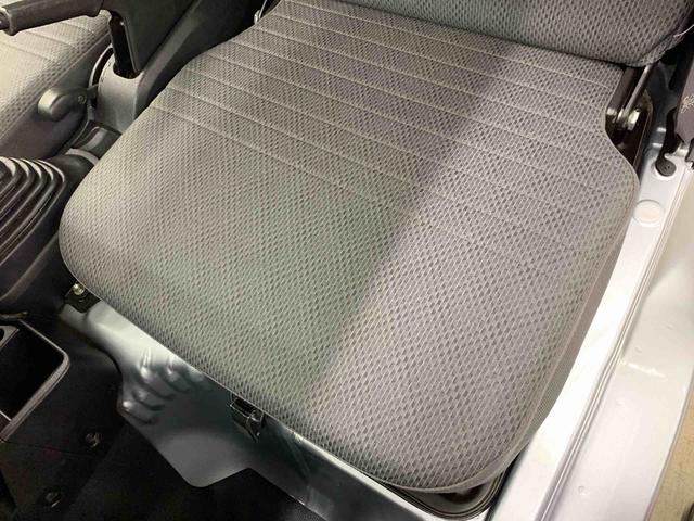 ハイゼットトラックスタンダード　農用スペシャル　４ＷＤ５速ＭＴ　ＡＭＦＭラジオ　キーレスエントリー　マニュアルエアコン　助手席エアバック　荷台作業灯（群馬県）の中古車