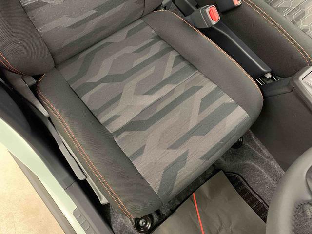 タフトＧ　４ＷＤＬＥＤヘッドライト　オートライト　スマートアシスト　運転席助手席シートヒーター　電動パーキングブレーキ　プッシュボタンスタート　アイドリングストップ　ガラスルーフ　バックカメラ　オートエアコン（群馬県）の中古車