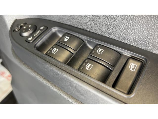 タントＸアイドリングストップ　ＬＥＤヘッドランプ　オートエアコン　左側パワースライドドア　スマートキー　シートヒーター　電動格納式ドアミラー　衝突被害軽減システム（茨城県）の中古車