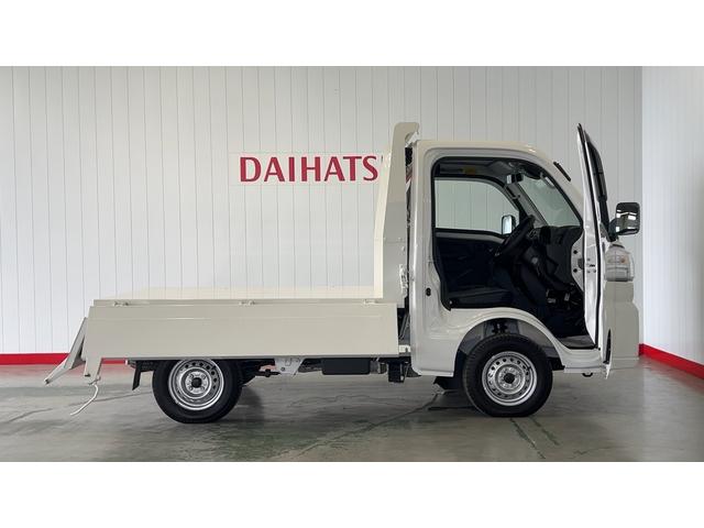 ハイゼットトラック多目的ダンプダイハツ認定中古車ｌ５ＭＴｌ４ＷＤｌＰＴＯダンプｌＨｉ−Ｌｏｗ切り替えｌＡＢＳｌ荷台ライトｌエアバッグｌスーパーデフロックｌエアコンｌコーナーセンサーｌスマートアシストｌ保証／整備付（茨城県）の中古車
