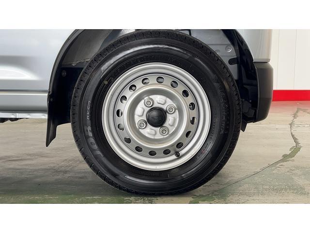 ハイゼットカーゴデラックスアイドリングストップ　キーレスエントリー　ＣＶＴ　エアコン　パワステ　運転席＆助手席パワーウインドウ　ＡＭ／ＦＭラジオ　衝突被害軽減システム（茨城県）の中古車