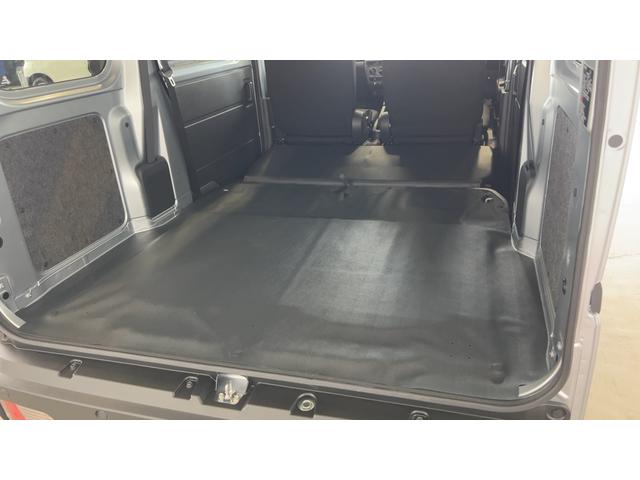 ハイゼットカーゴデラックスアイドリングストップ　キーレスエントリー　ＣＶＴ　エアコン　パワステ　運転席＆助手席パワーウインドウ　ＡＭ／ＦＭラジオ　衝突被害軽減システム（茨城県）の中古車