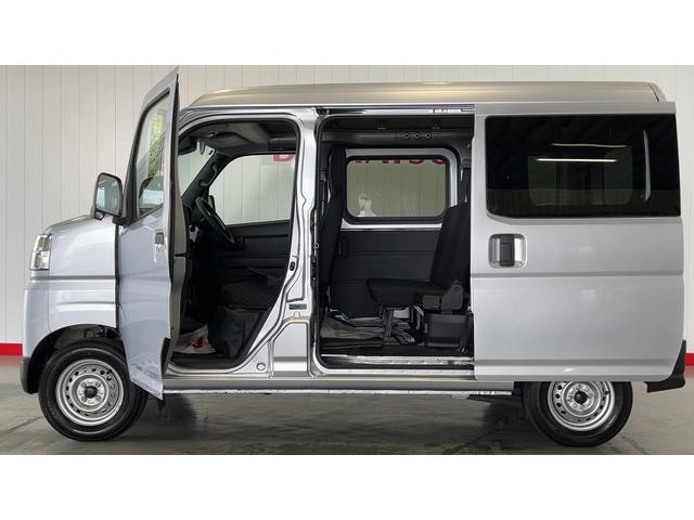 ハイゼットカーゴデラックスアイドリングストップ　キーレスエントリー　ＣＶＴ　エアコン　パワステ　運転席＆助手席パワーウインドウ　ＡＭ／ＦＭラジオ　衝突被害軽減システム（茨城県）の中古車