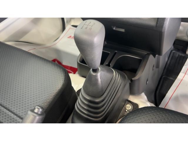 ハイゼットトラックスタンダード　４ＷＤ５速マニュアル　アイドリングストップ　エアコン　パワステ　ＡＭ／ＦＭラジオ　衝突被害軽減システム（茨城県）の中古車