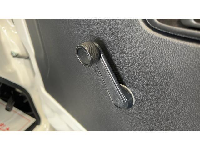 ハイゼットトラックスタンダード　４ＷＤ５速マニュアル　アイドリングストップ　エアコン　パワステ　ＡＭ／ＦＭラジオ　衝突被害軽減システム（茨城県）の中古車