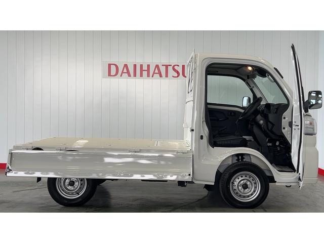 ハイゼットトラックスタンダード　４ＷＤ５速マニュアル　アイドリングストップ　エアコン　パワステ　ＡＭ／ＦＭラジオ　衝突被害軽減システム（茨城県）の中古車