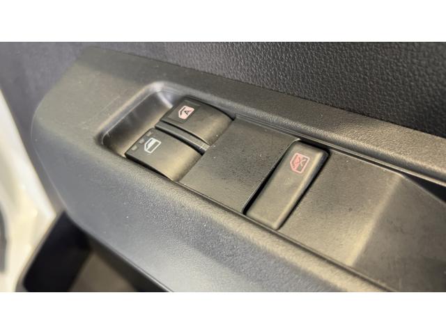 ハイゼットカーゴデラックスアイドリングストップ　キーレスエントリー　ＣＶＴ　エアコン　パワステ　運転席＆助手席パワーウインドウ　ＡＭ／ＦＭラジオ　衝突被害軽減システム（茨城県）の中古車