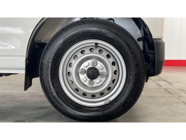 ハイゼットカーゴデラックスアイドリングストップ　キーレスエントリー　ＣＶＴ　エアコン　パワステ　運転席＆助手席パワーウインドウ　ＡＭ／ＦＭラジオ　衝突被害軽減システム（茨城県）の中古車