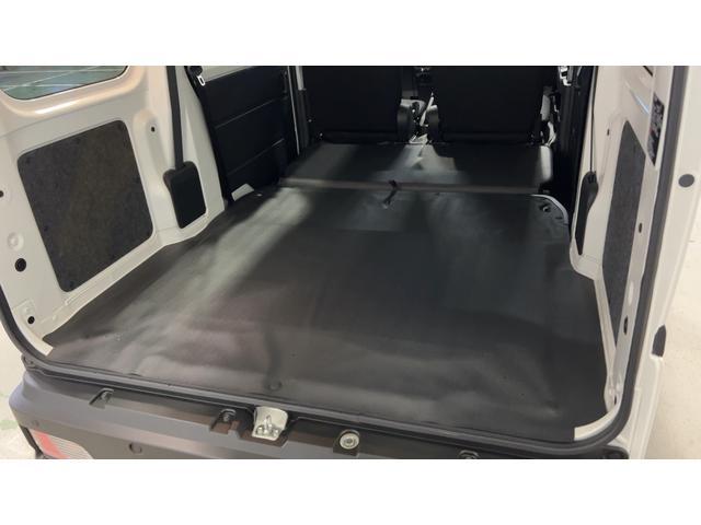 ハイゼットカーゴデラックスアイドリングストップ　キーレスエントリー　ＣＶＴ　エアコン　パワステ　運転席＆助手席パワーウインドウ　ＡＭ／ＦＭラジオ　衝突被害軽減システム（茨城県）の中古車