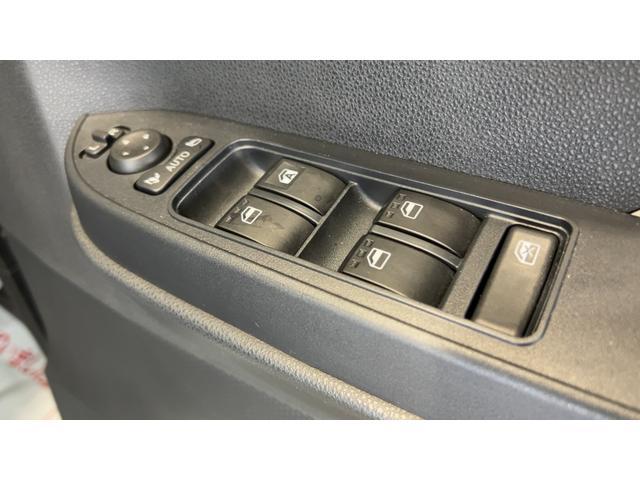 タントＸアイドリングストップ　ＬＥＤヘッドランプ　左側パワースライドドア　オートエアコン　シートヒーター　スマートキー　衝突被害軽減システム　横滑り防止機構（茨城県）の中古車