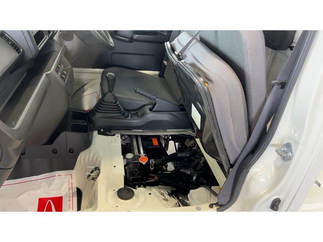 ハイゼットトラックスタンダード　４ＷＤ５速マニュアル　エアコン　パワステ　ＡＭ／ＦＭラジオ（茨城県）の中古車