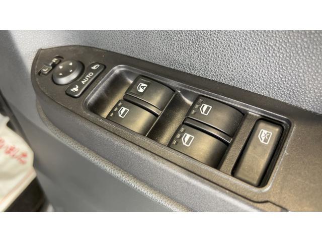 タントカスタムＸアイドリングストップ　ＬＥＤヘッドランプ　両側パワースライドドア　オートエアコン　シートヒーター　スマートキー　１４インチアルミホイール　衝突被害軽減システム（茨城県）の中古車