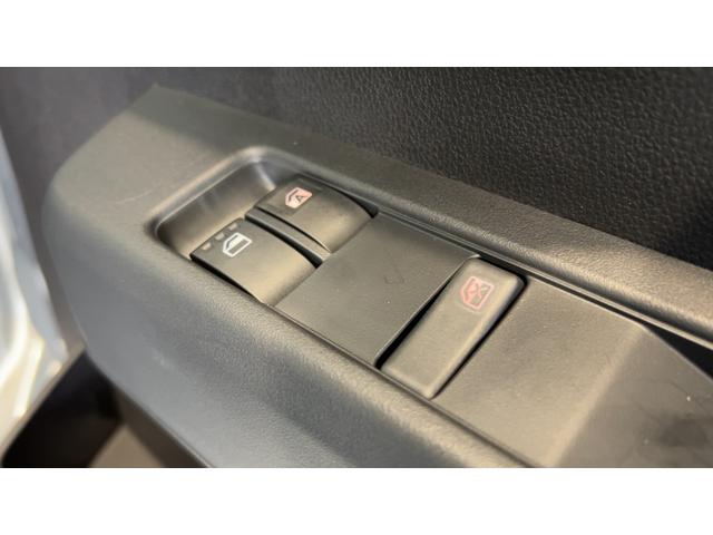ハイゼットカーゴデラックスキーレスエントリー　アイドリングストップ　ＣＶＴ　エアコン　パワステ　運転席＆助手席パワーウインドウ　ＡＭ／ＦＭラジオ　衝突被害軽減システム（茨城県）の中古車