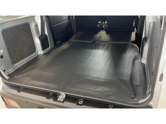 ハイゼットカーゴデラックスキーレスエントリー　アイドリングストップ　ＣＶＴ　エアコン　パワステ　運転席＆助手席パワーウインドウ　ＡＭ／ＦＭラジオ　衝突被害軽減システム（茨城県）の中古車